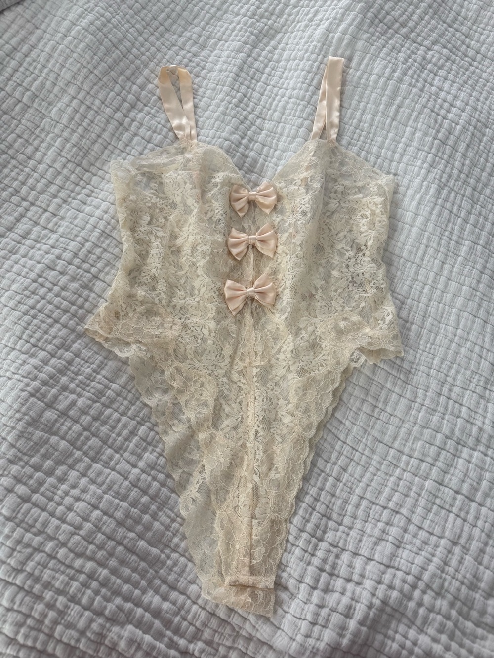 Victoria's Secret Cream Lace Bow Bodysuit Gold Label EUC 1211